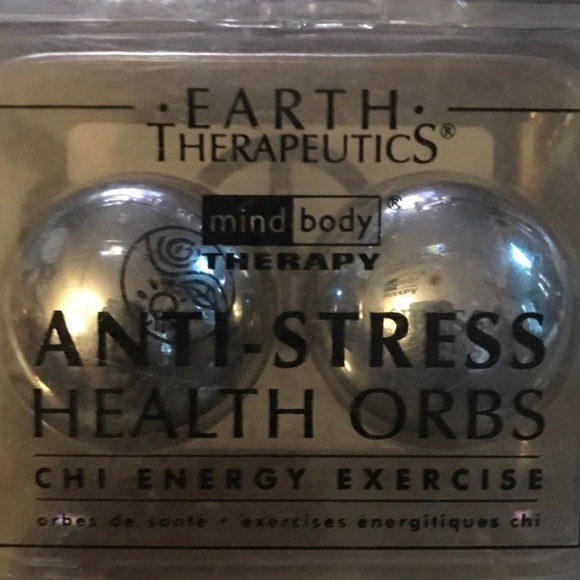 Earth Therapeutics Health Orbs In carrying case - Picture 2 of 4